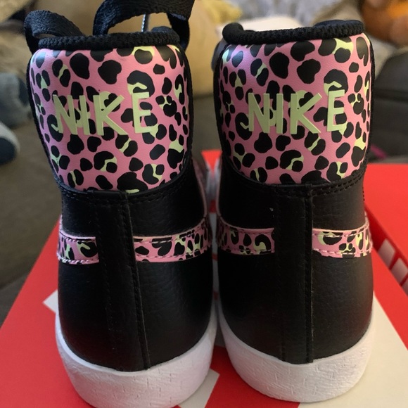 Nike Blazer Mid GS Black and Pink. - Picture 3 of 8